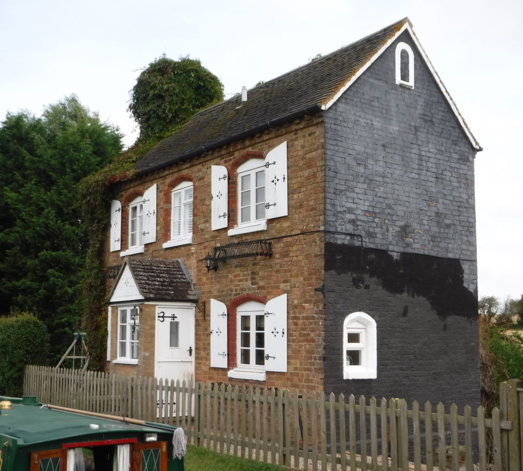 Lock keeper's cottage